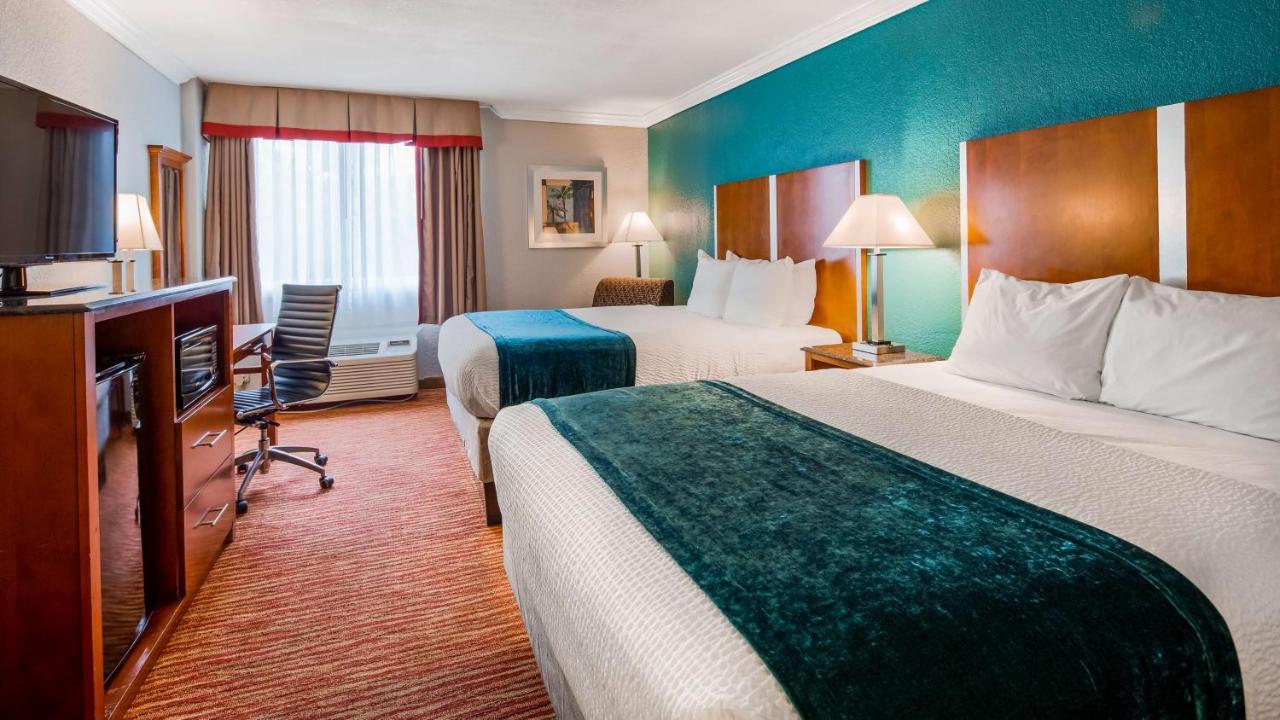 Queen Room with Two Queen Beds - Non-Smoking at Best Western Ft. Lauderdale I-95 Inn