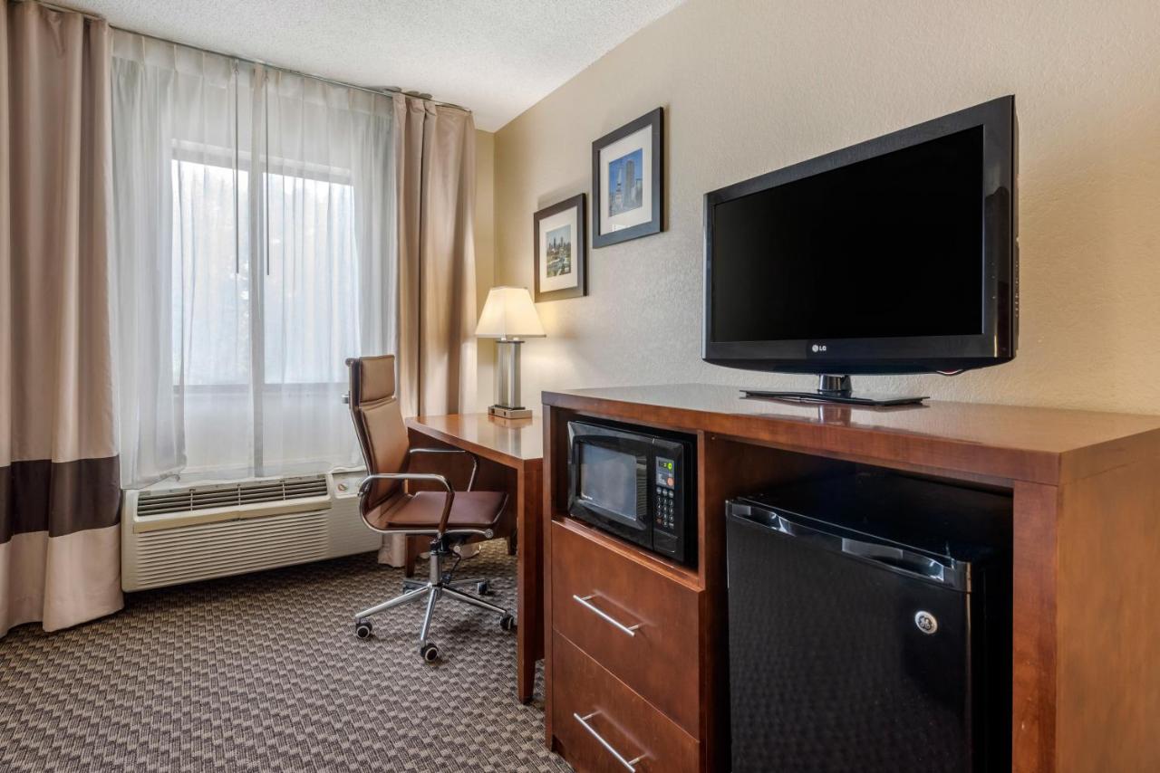 King Room - Disability Access/Non-Smoking at Comfort Inn Indianapolis South