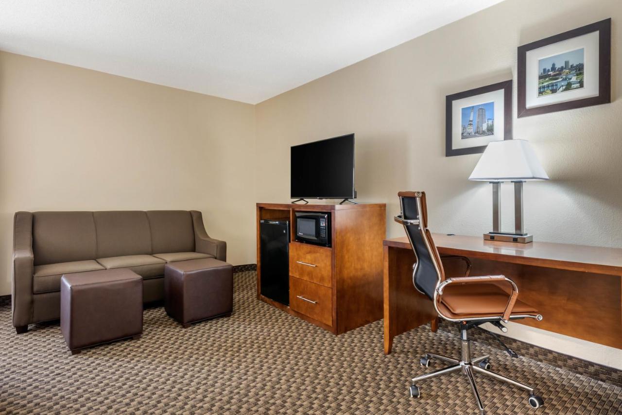 King Suite - Non-Smoking at Comfort Inn Indianapolis South