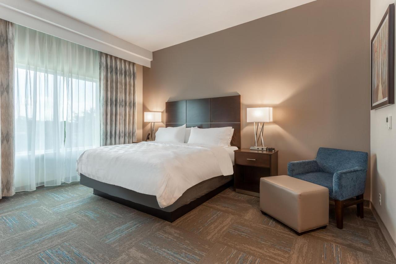 Standard King Room - Non-Smoking at Holiday Inn Hotel & Suites Jefferson City by IHG