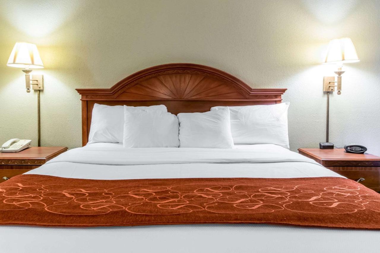King Suite - Non-Smoking at Comfort Suites Owensboro South