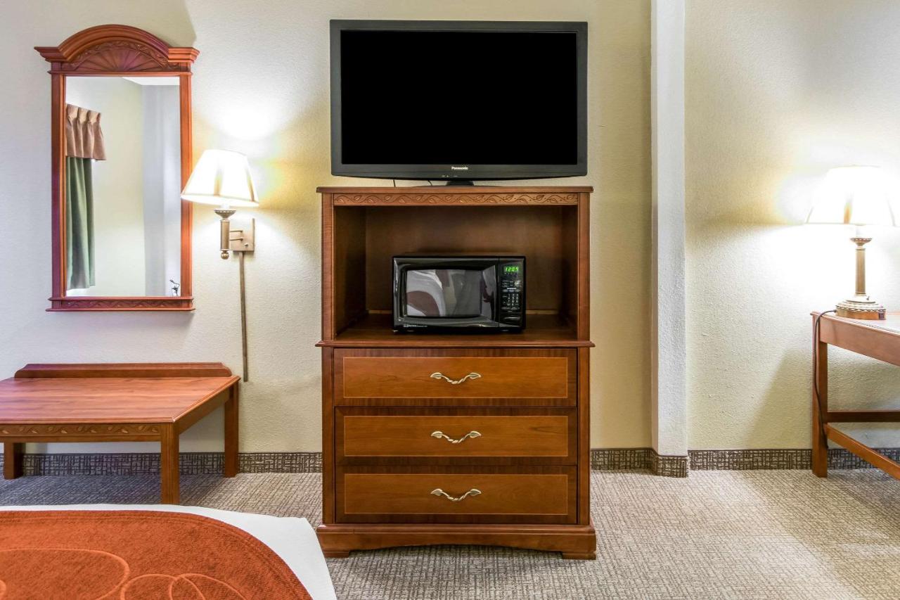 King Suite - Non-Smoking at Comfort Suites Owensboro South