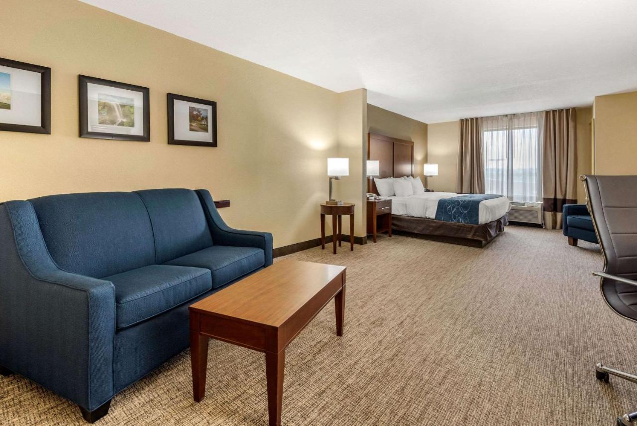 King Suite - Accessible/Non-Smoking at Comfort Suites Dayton-Wright Patterson