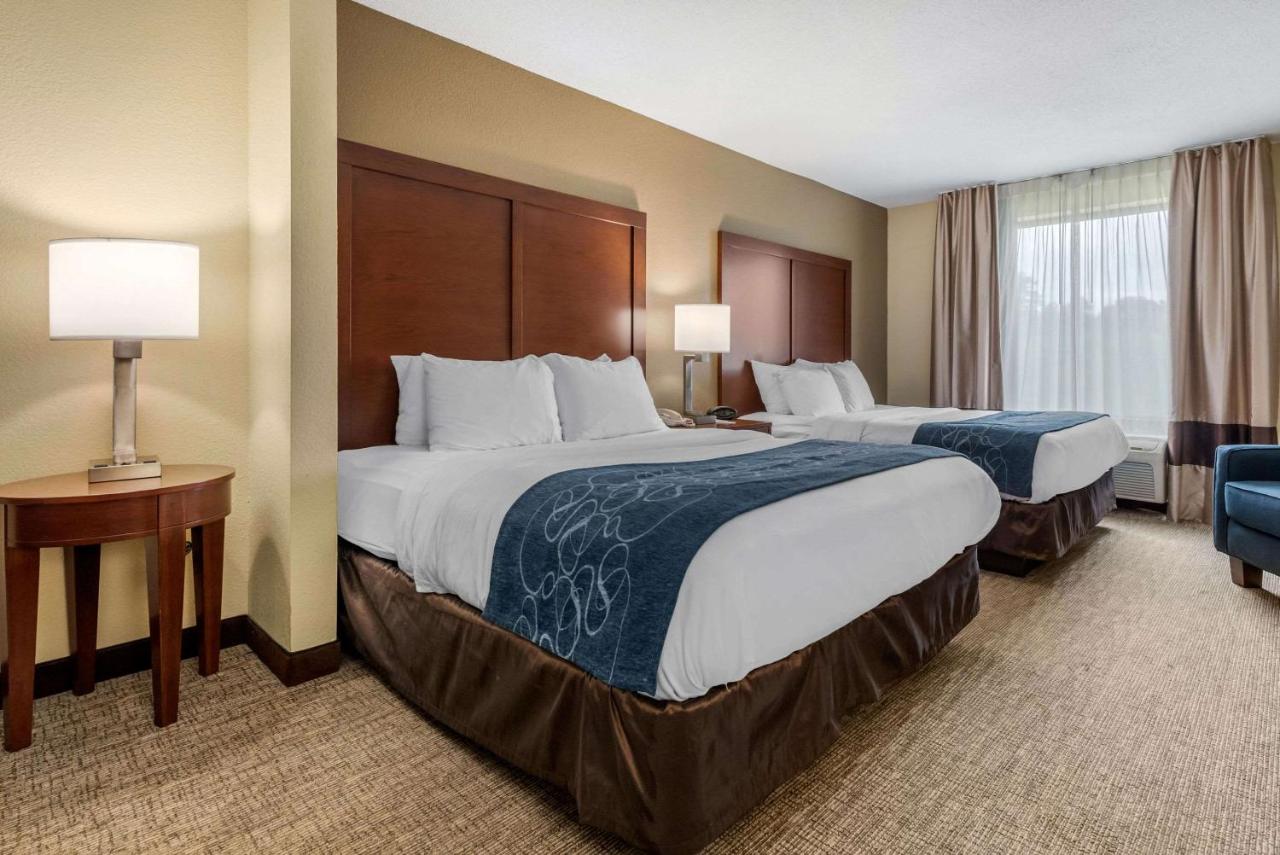 Queen Suite with Sofa Bed - Accessible/Non-Smoking at Comfort Suites Dayton-Wright Patterson