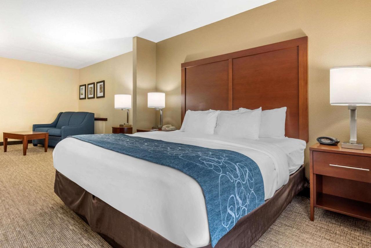 King Suite - Accessible/Non-Smoking at Comfort Suites Dayton-Wright Patterson