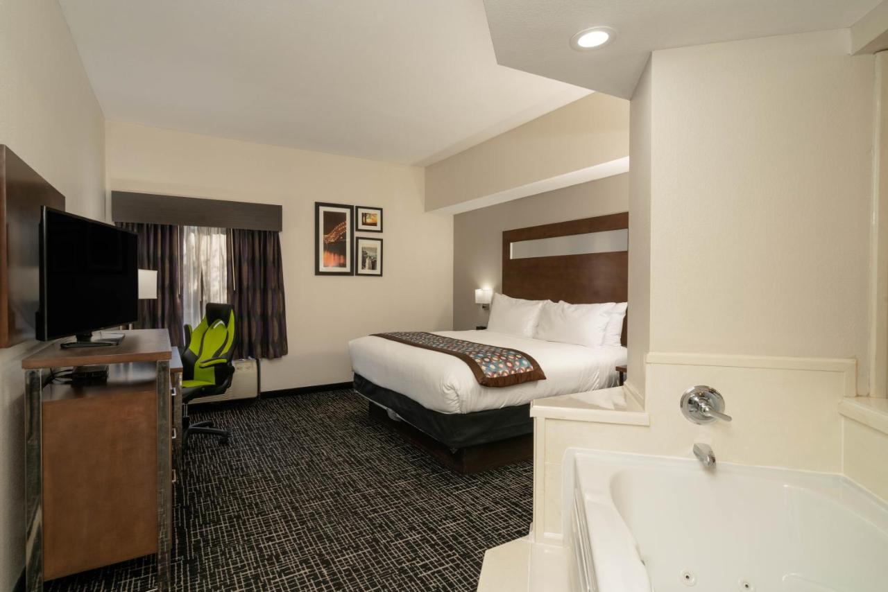 Deluxe King Studio Suite - Non-Smoking at Wingate by Wyndham Memphis East