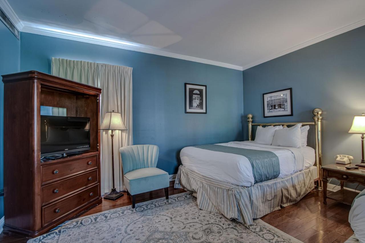 Two Queen Beds with Courtyard View at Malaga Inn