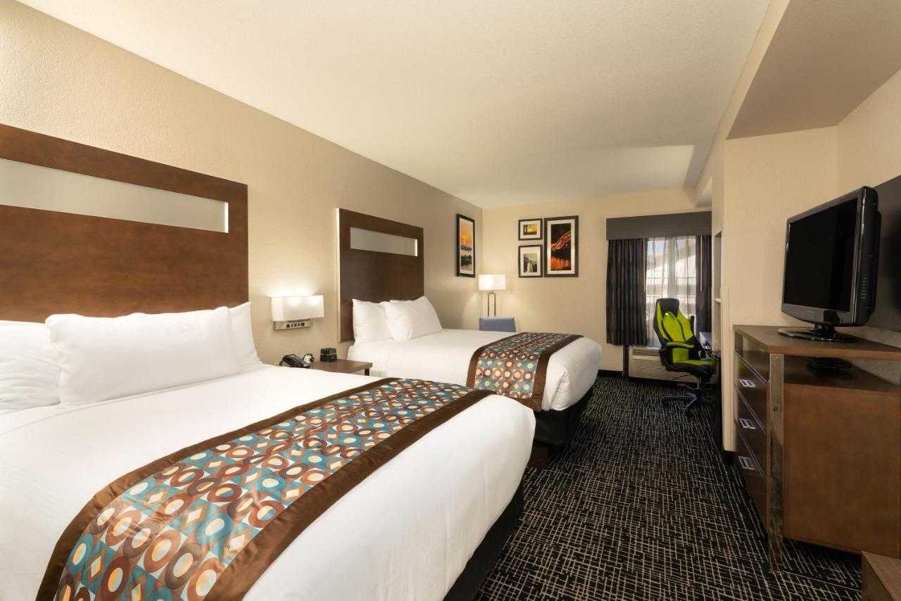 Double Room with Two Double Beds at Wingate by Wyndham Memphis East