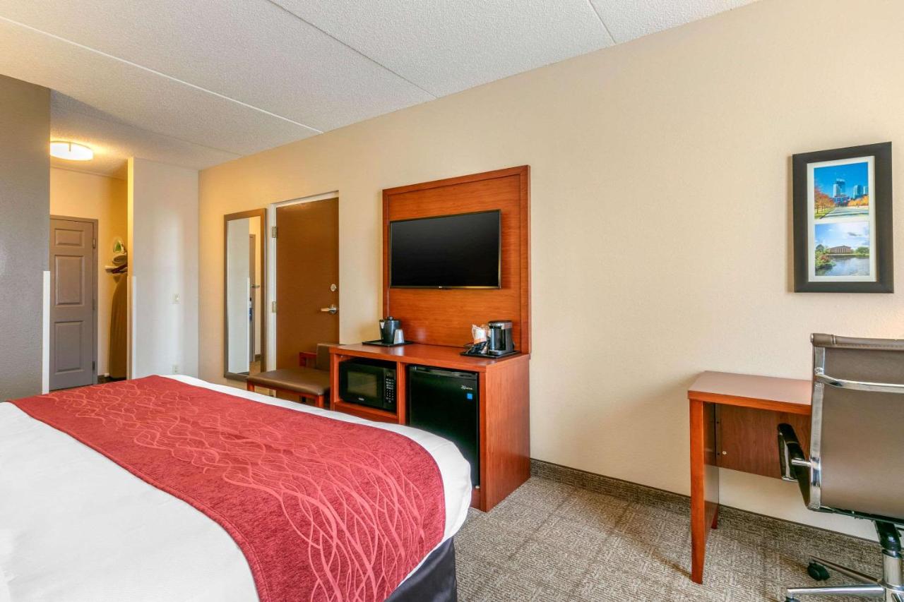 King Room - Non-Smoking at Comfort Inn & Suites Nashville Franklin Cool Springs