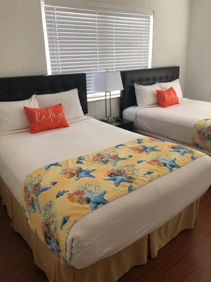 Two Bedrooms Family Suite with Kitchenette - Free Parking at Beach Place Hotel