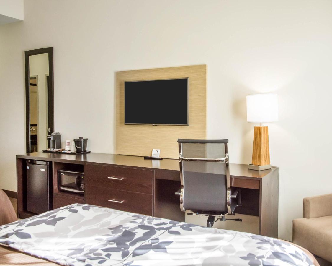 King Suite at Sleep Inn & Suites Parkersburg - Mineral Wells