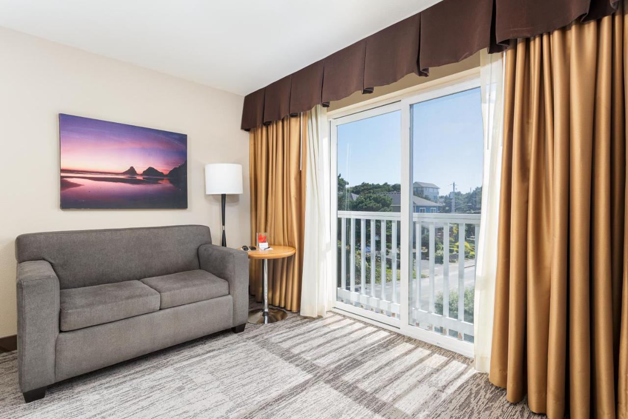 | The Coho Oceanfront Lodge