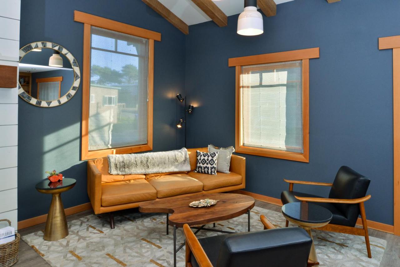 The Coho Oceanfront Lodge