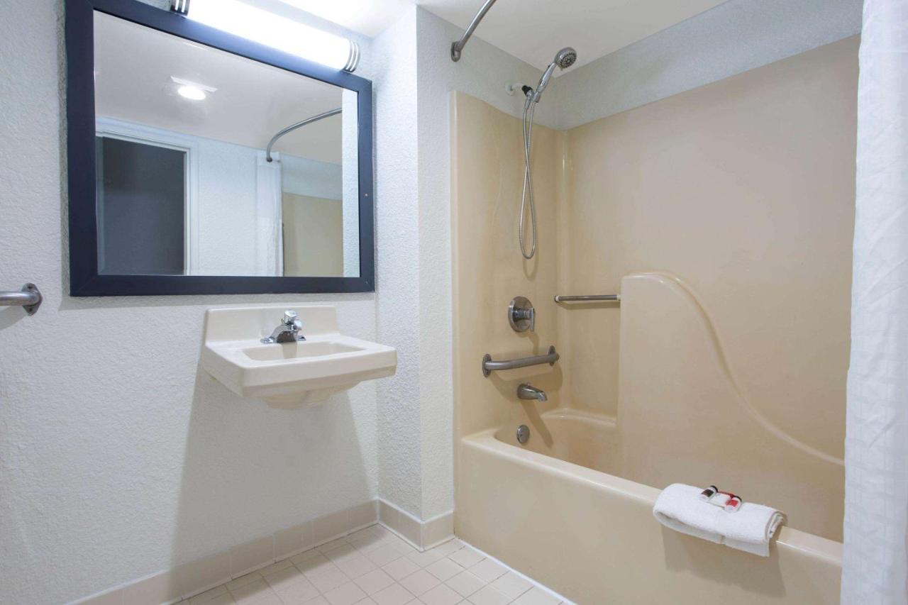 Double Room with Two Double Beds - Mobility Access/Non-Smoking at Days Inn by Wyndham Absecon Atlantic City Area
