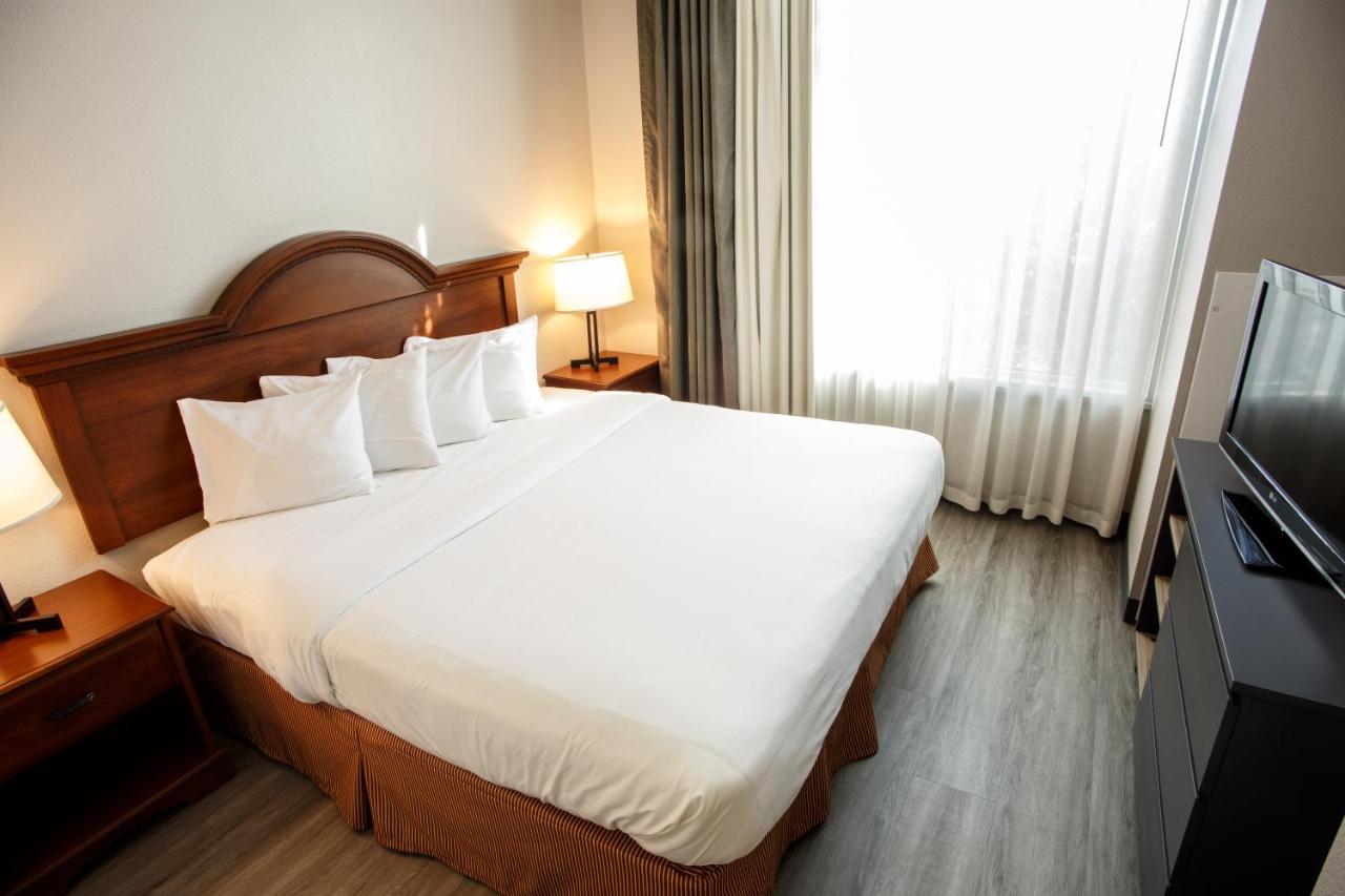 One-Bedroom King Suite - Non-Smoking at Country Inn & Suites by Radisson, Harrisburg West Mechanicsburg