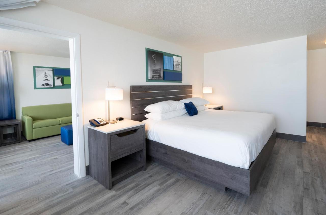 Gulf Front King Bed Suite at The Island Resort at Fort Walton Beach