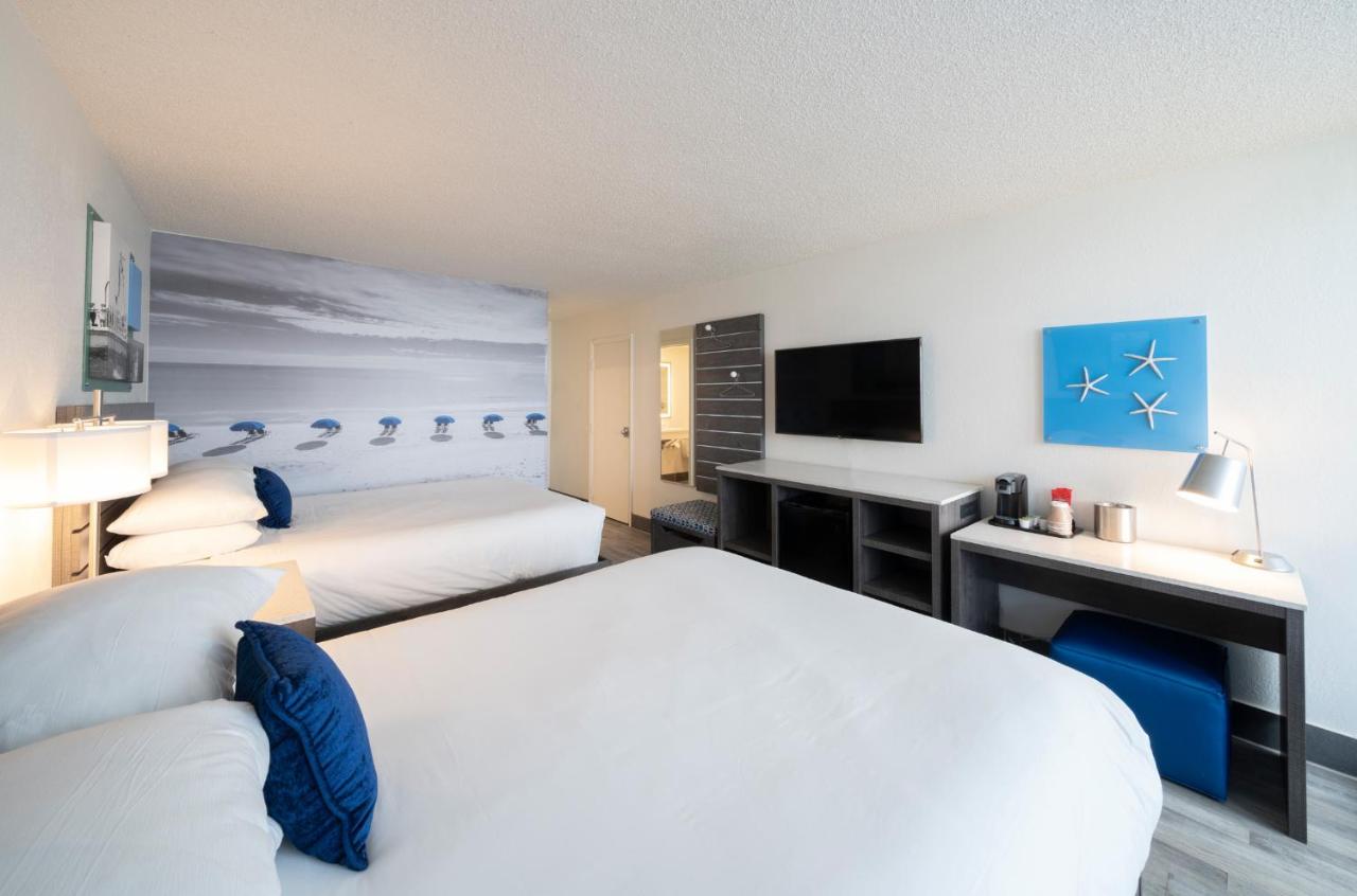 Gulf Front Two Queen Beds at The Island Resort at Fort Walton Beach