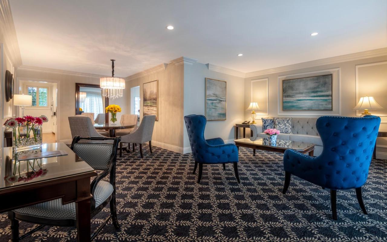 Luxury Suite Double at Beverly Hills Plaza Hotel & Spa