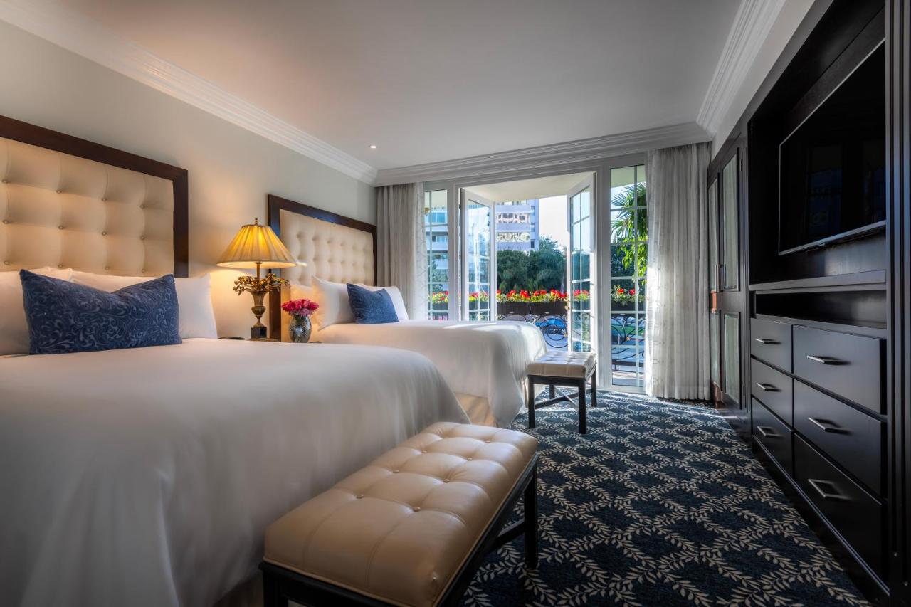 Luxury Suite Double at Beverly Hills Plaza Hotel & Spa