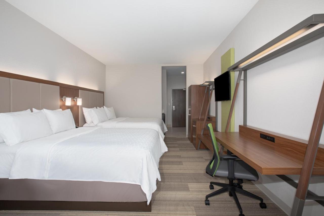 Executive Queen Room with Two Queen Beds - Non-Smoking at Holiday Inn Express Slidell by IHG