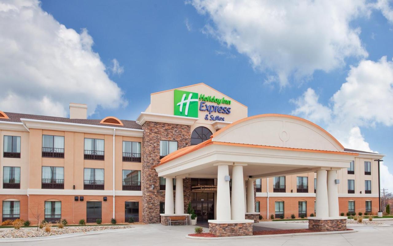  | Holiday Inn Express Hotel & Suites St. Robert