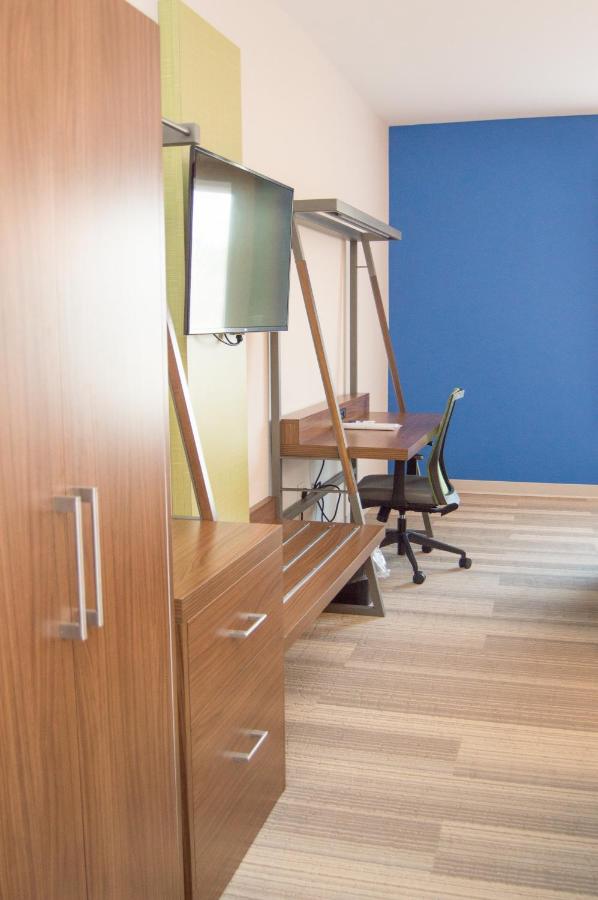 Executive Queen Room with Two Queen Beds - Non-Smoking at Holiday Inn Express Slidell by IHG