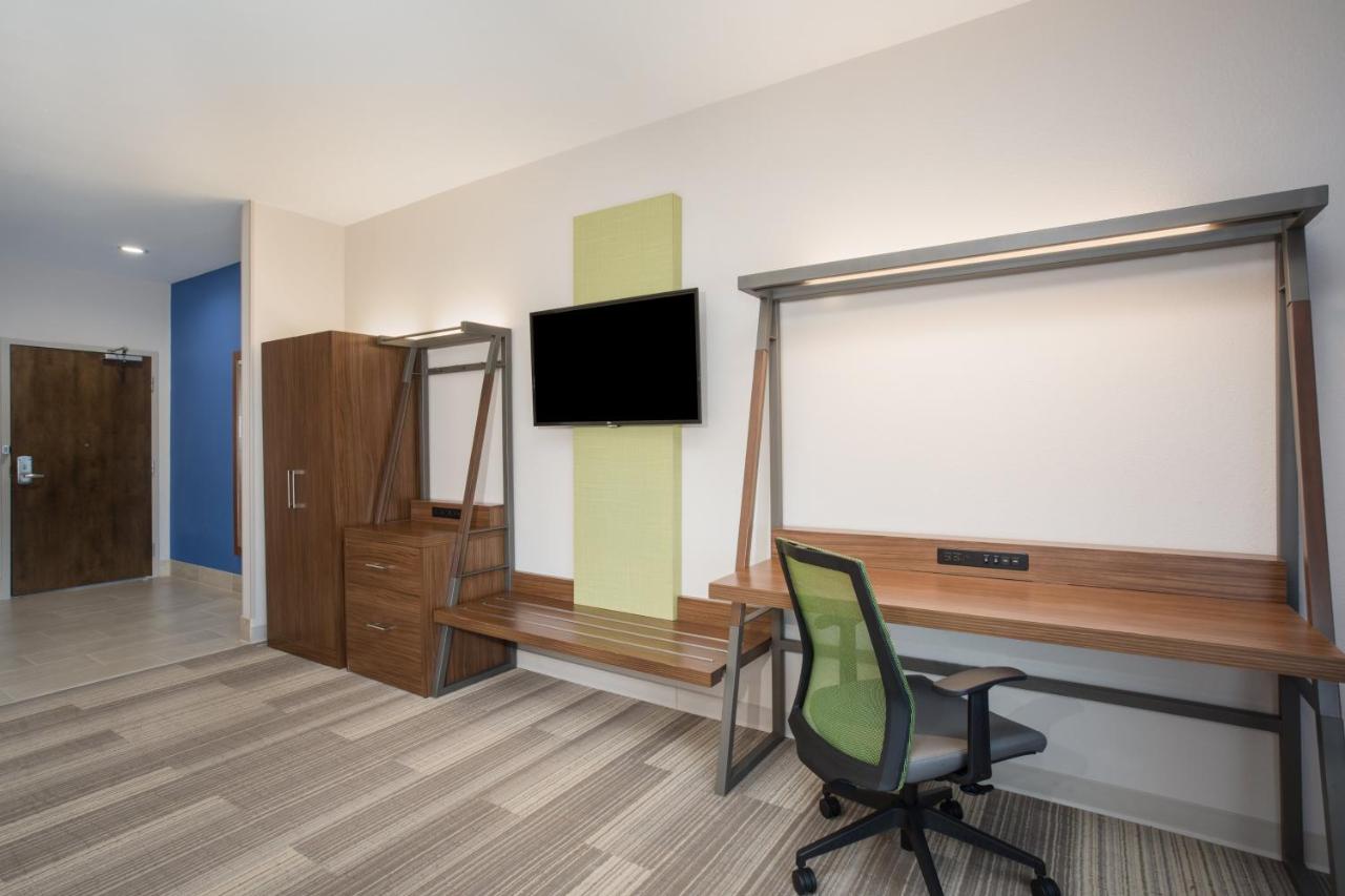 Twin Room - Disability Access at Holiday Inn Express Slidell by IHG
