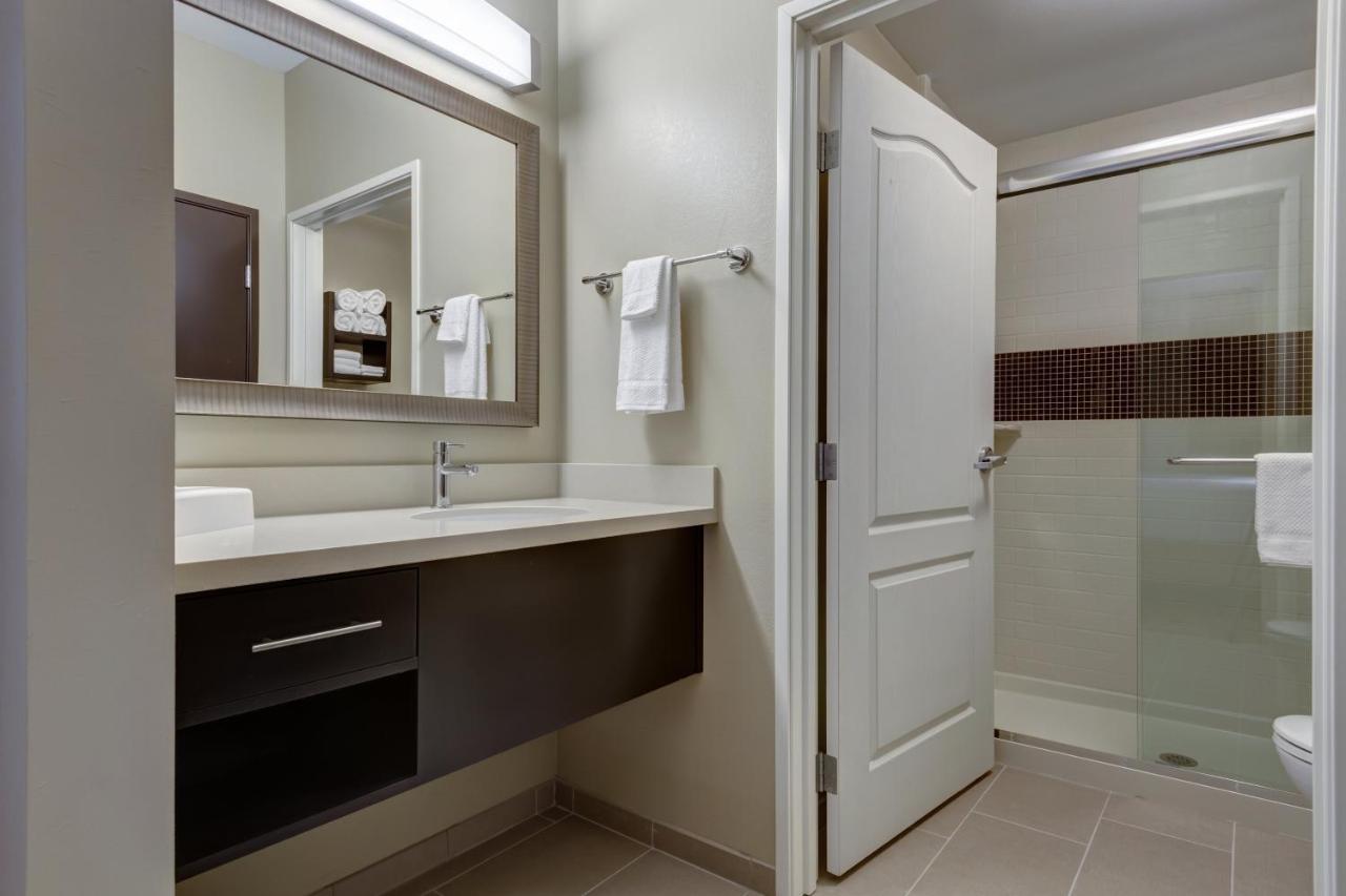 Queen Studio at Staybridge Suites St Louis - Westport by IHG