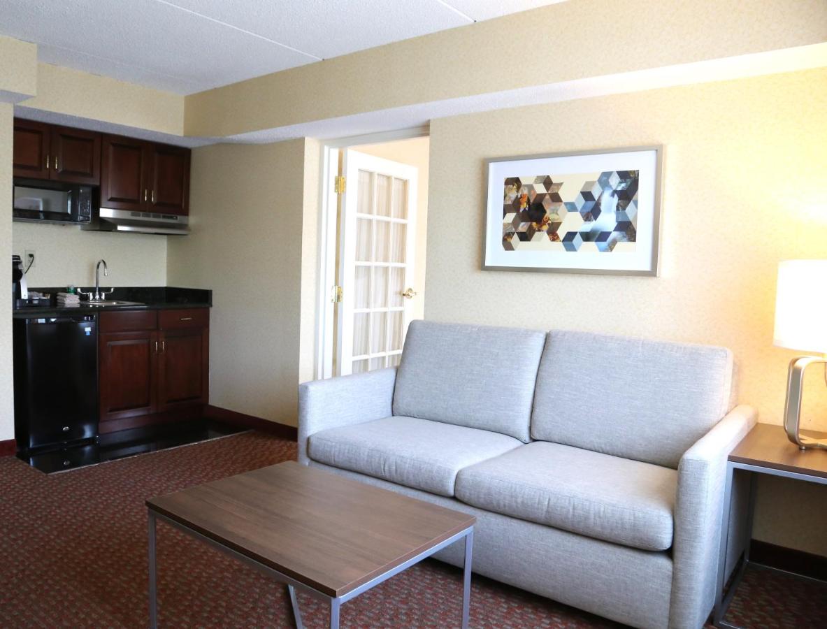 Deluxe King Suite at Holiday Inn Salem - I-93 at Exit 2, an IHG Hotel
