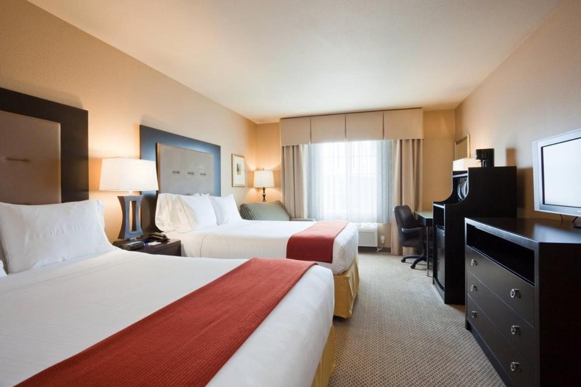 Deluxe Queen Suite with Two Queen Beds - Non-Smoking at Holiday Inn Express Hotel & Suites Bossier City - Louisiana by IHG