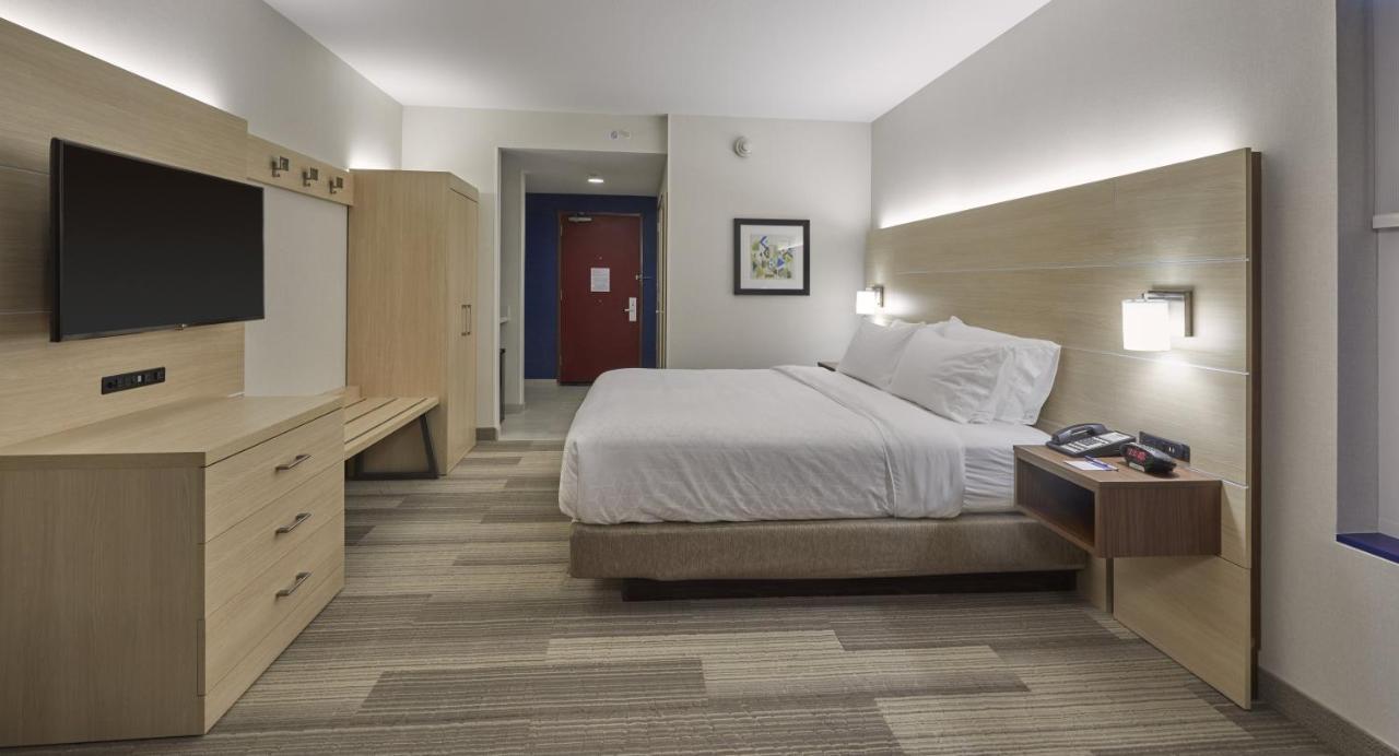 King Room at Holiday Inn Express Eugene - Springfield, an IHG Hotel