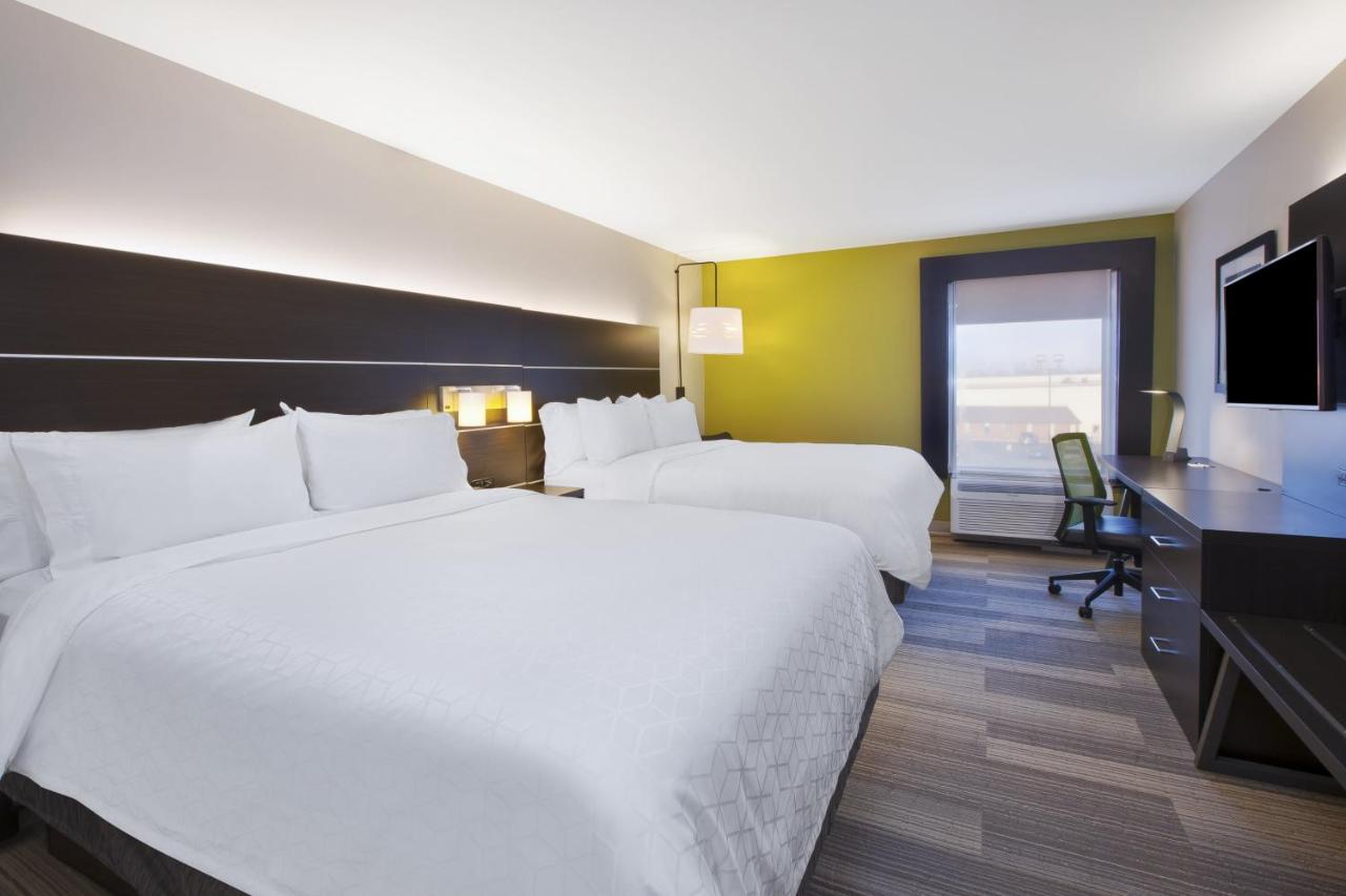Queen Room with Two Queen Beds - Non-Smoking at Holiday Inn Express Tiffin by IHG