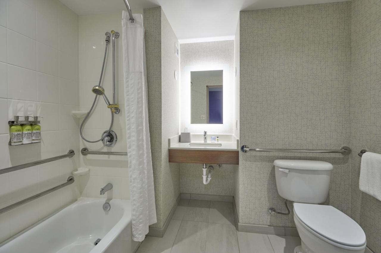 Suite - Mobility Access/Hearing Accessible at Holiday Inn Express Eugene - Springfield, an IHG Hotel