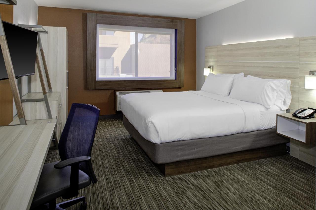 Double Room - Disability Access Tub/Non-Smoking at Holiday Inn Express Sedona by IHG