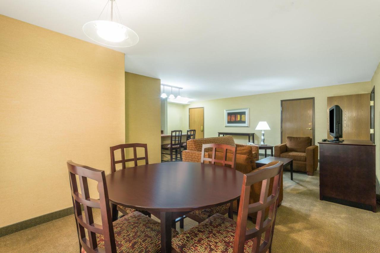 King Room at Holiday Inn Express & Suites Nogales by IHG