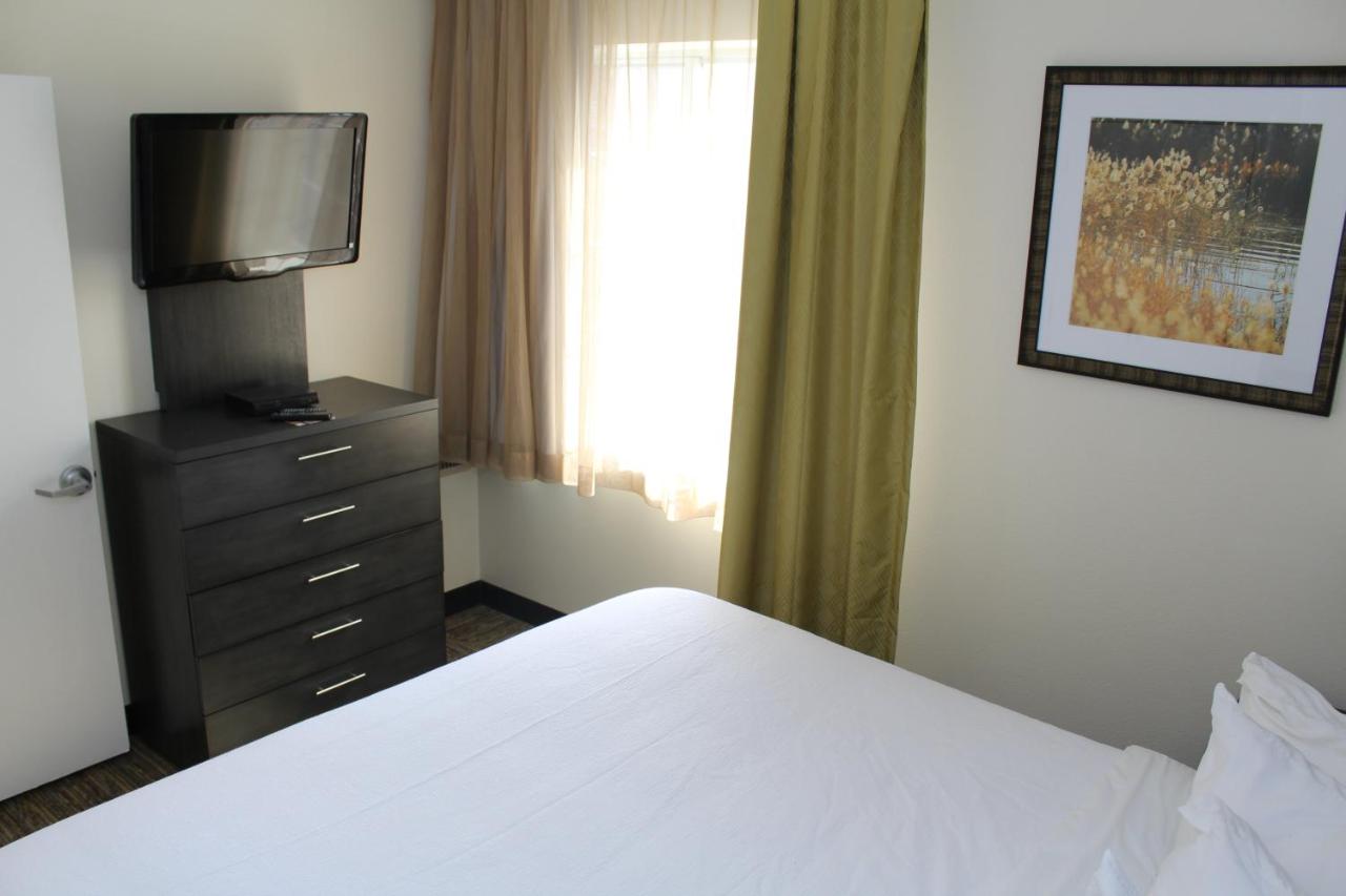 Two-Bedroom Suite at Candlewood Suites East Syracuse - Carrier Circle, an IHG Hotel