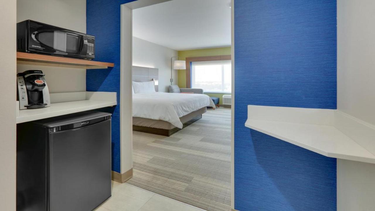 King Suite - Non-Smoking at Holiday Inn Express Hotel & Suites Mount Pleasant, an IHG Hotel