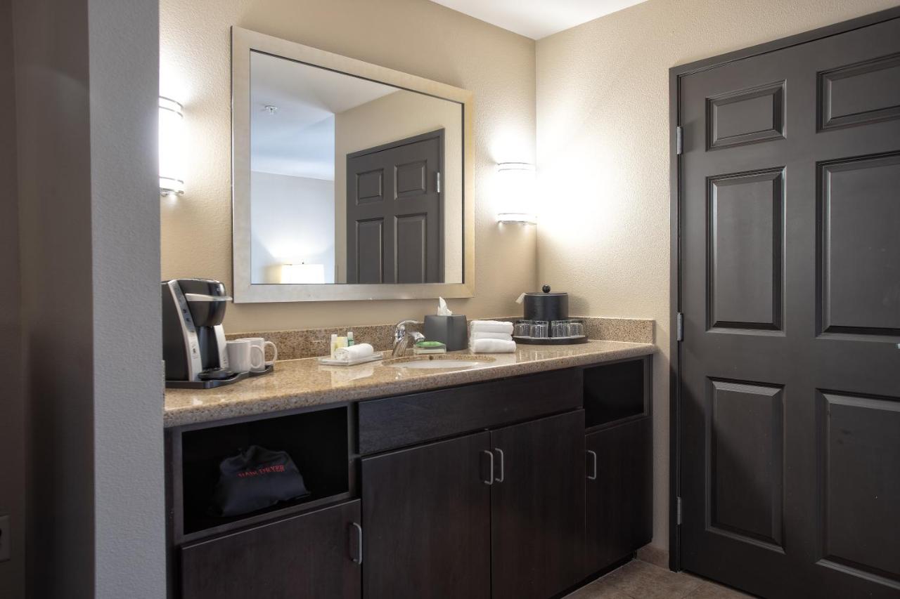 Queen Junior Suite - Non-Smoking at Holiday Inn Oceanside Camp Pendleton Area, an IHG Hotel