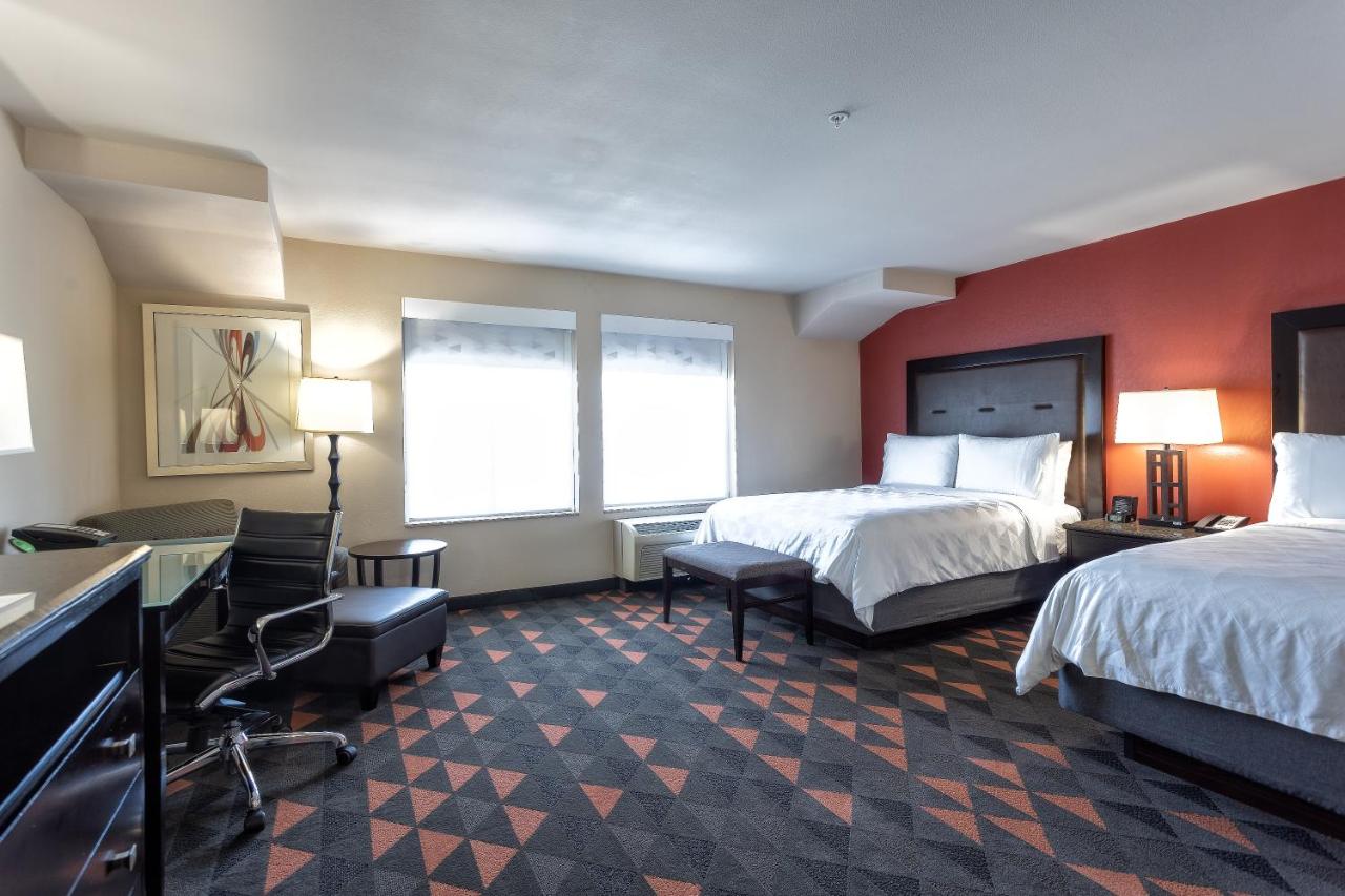 Superior Queen Room with Two Queen Beds at Holiday Inn Oceanside Camp Pendleton Area, an IHG Hotel