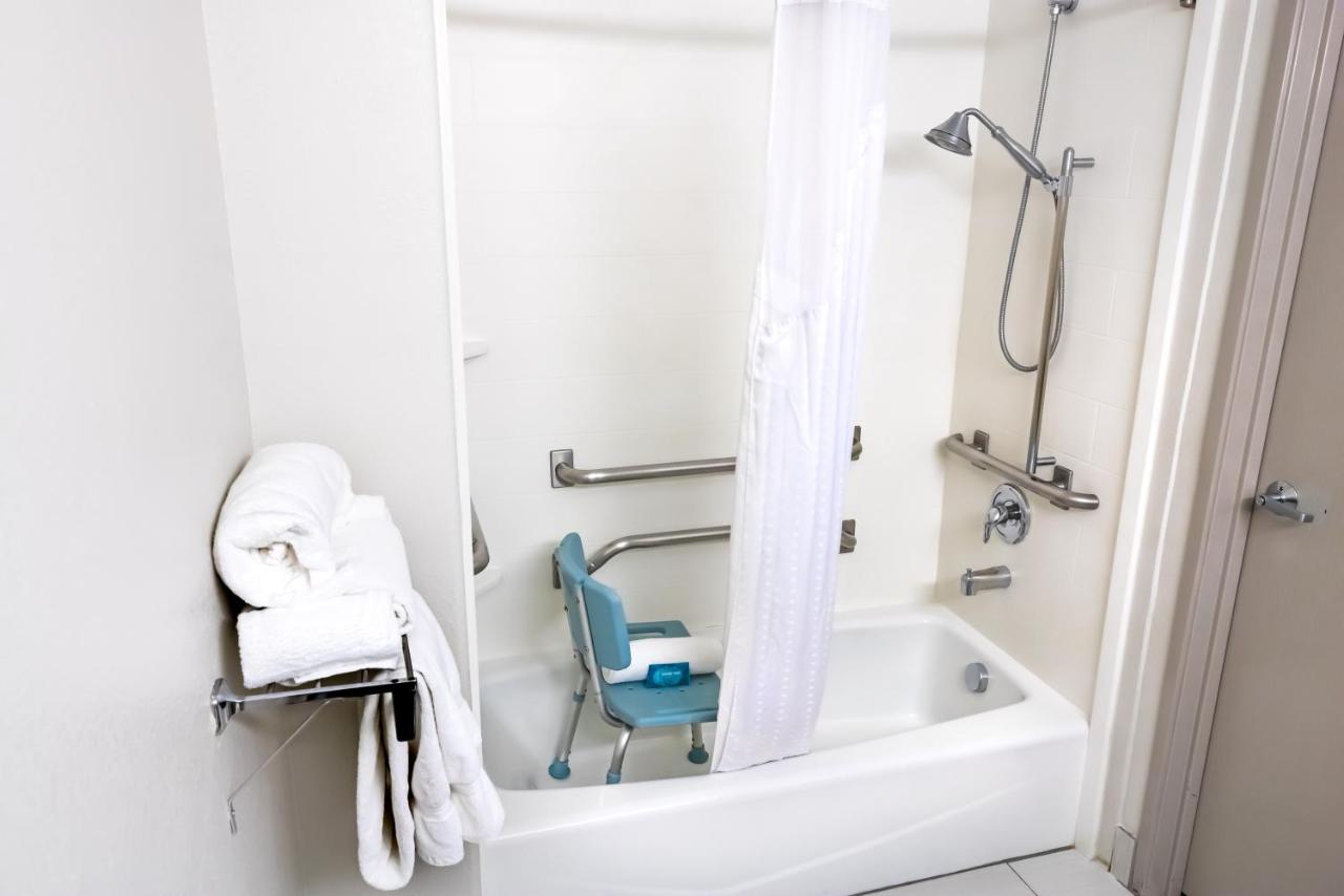 King Room - Mobility Access/Hearing Accessible at Holiday Inn Express Pendleton by IHG