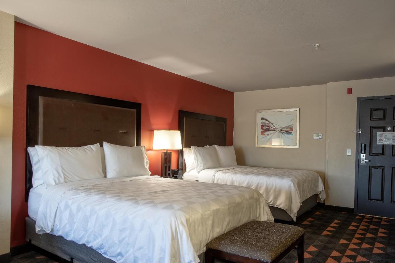 Queen Junior Suite - Non-Smoking at Holiday Inn Oceanside Camp Pendleton Area, an IHG Hotel