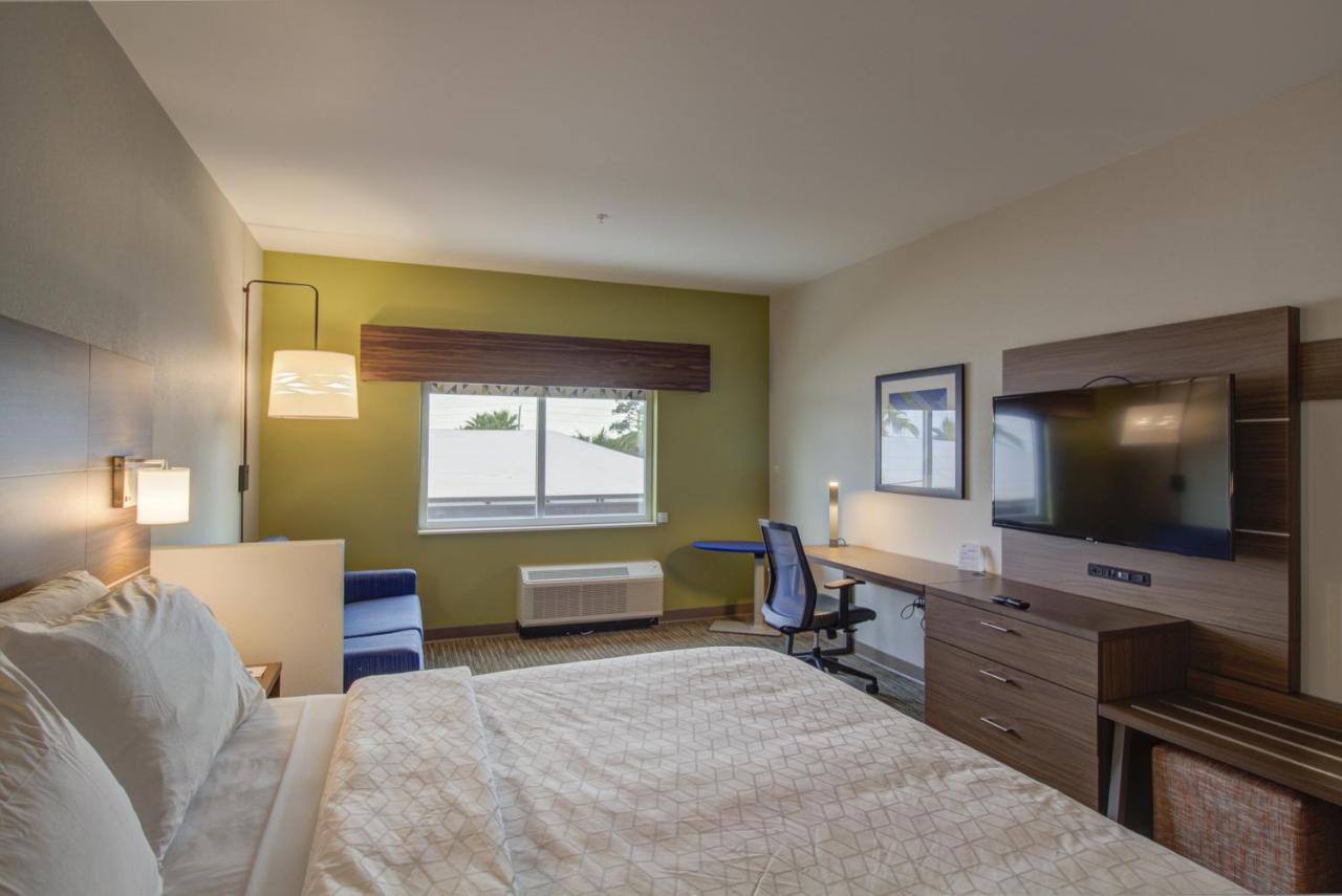 Suite - Hearing Accessible - Non-Smoking at Holiday Inn Express Fort Walton Beach Central by IHG