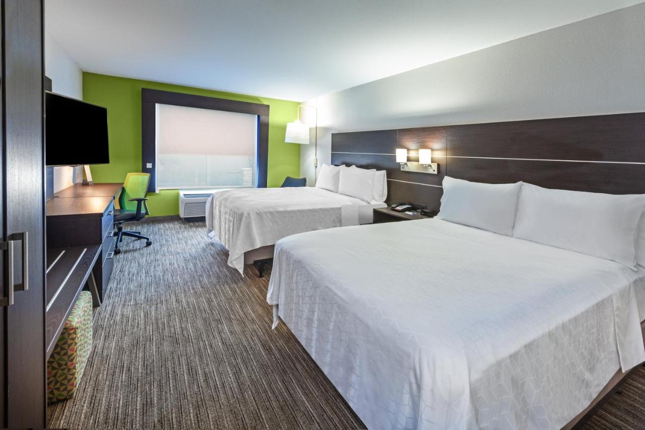 Standard Queen Room with Two Queen Beds and Mobility Accessible Tub at Holiday Inn Express New Orleans East by IHG
