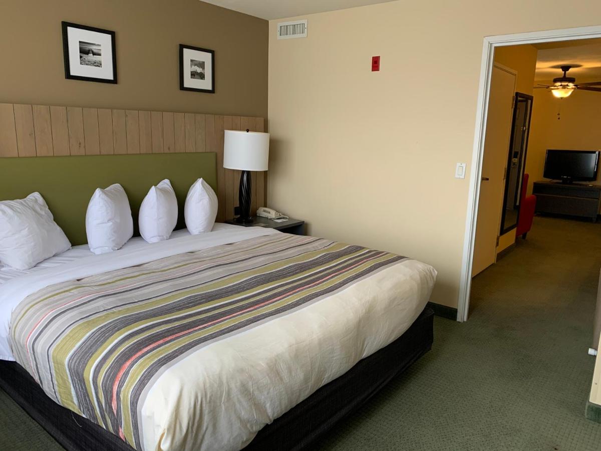 King Suite at Country Inn & Suites by Radisson, West Valley City, UT