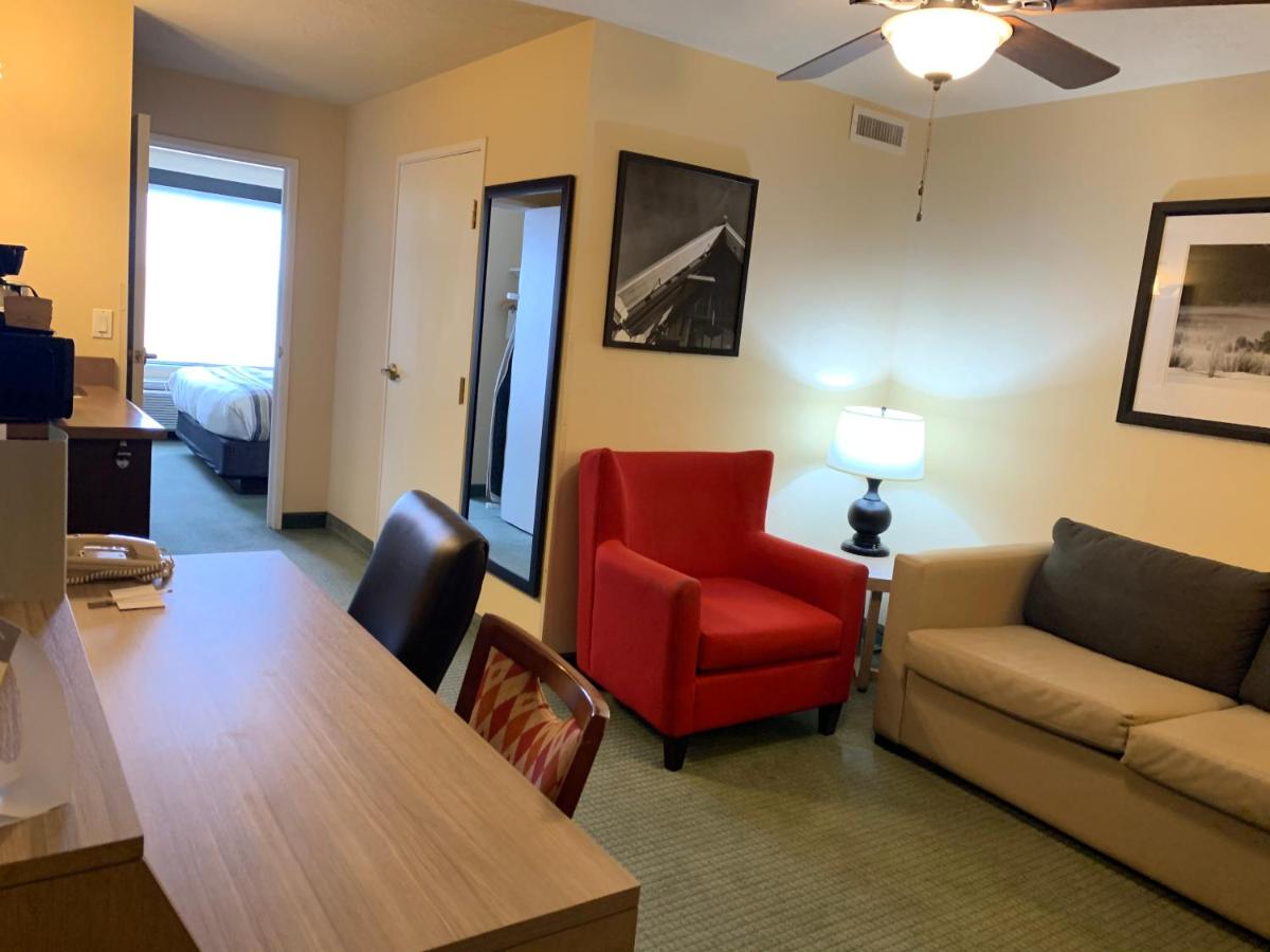 King Suite at Country Inn & Suites by Radisson, West Valley City, UT