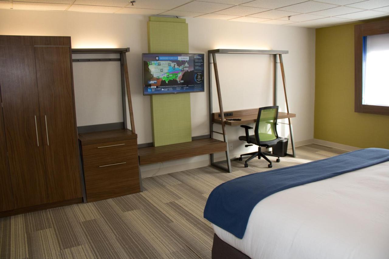 Executive King Room - Non-Smoking at Holiday Inn Express Salt Lake City Downtown by IHG