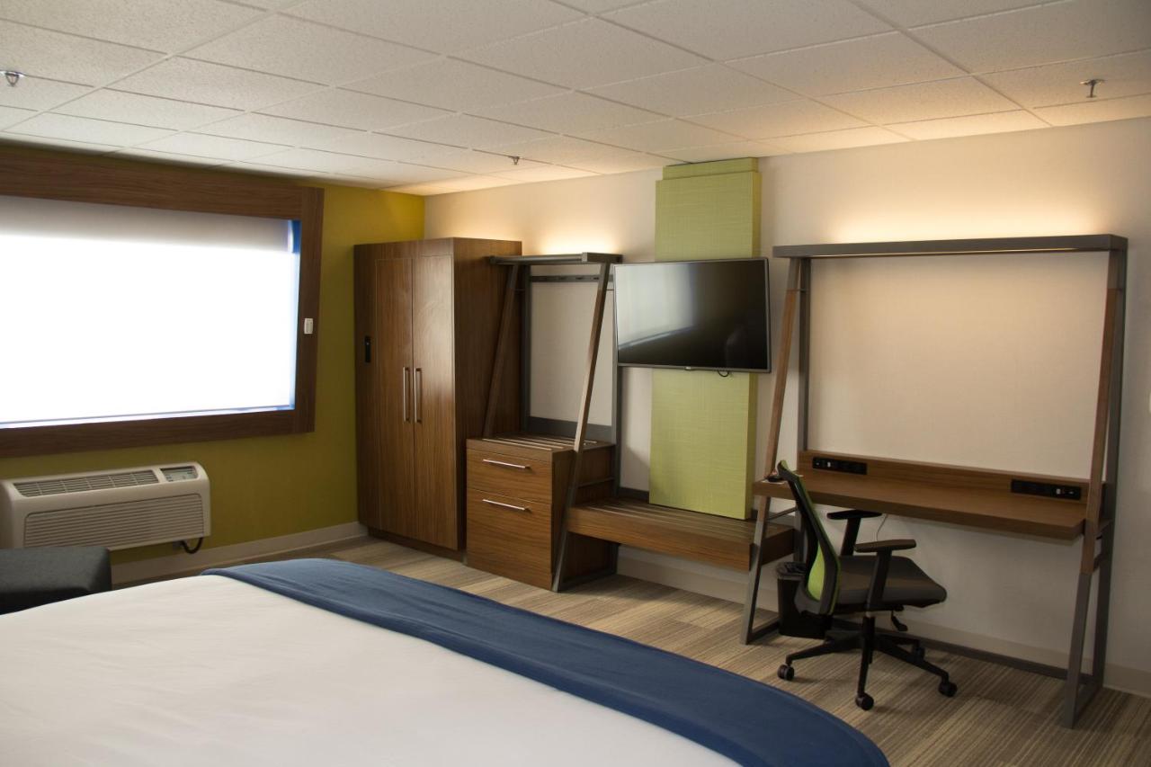King Suite - Non-Smoking at Holiday Inn Express Salt Lake City Downtown by IHG