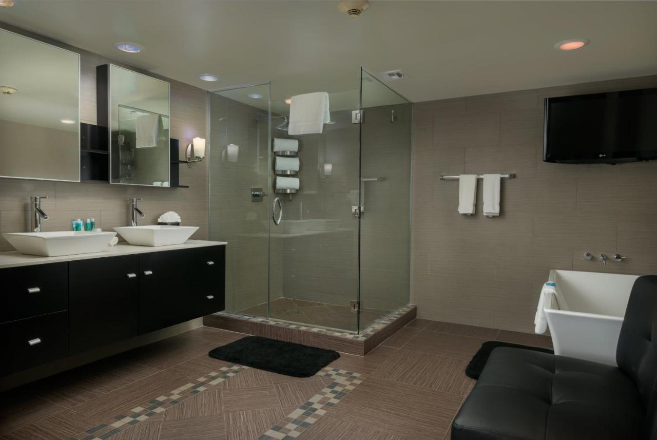 King Suite with Spa Bath at Holiday Inn Express Scottsdale North by IHG