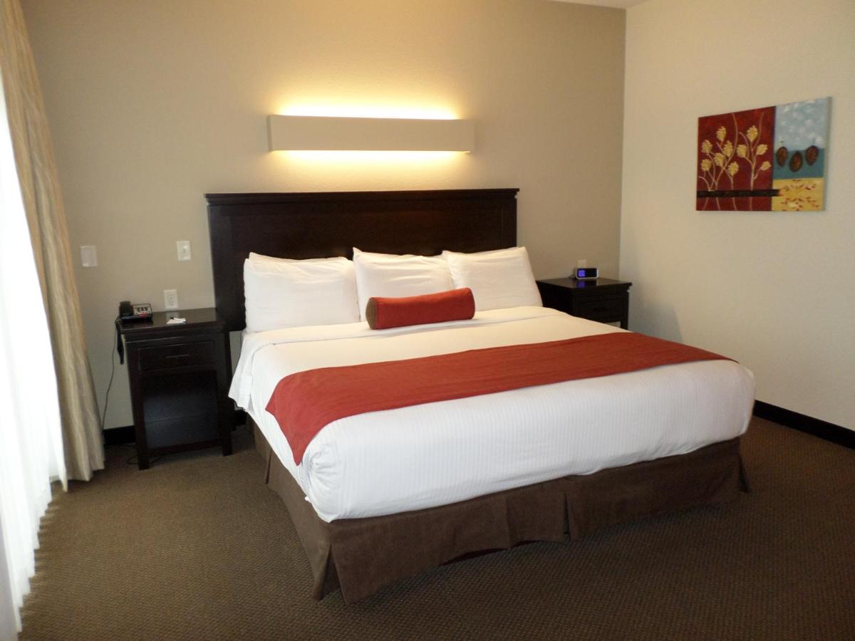 King Room with Courtyard View at Berlin Grande Hotel