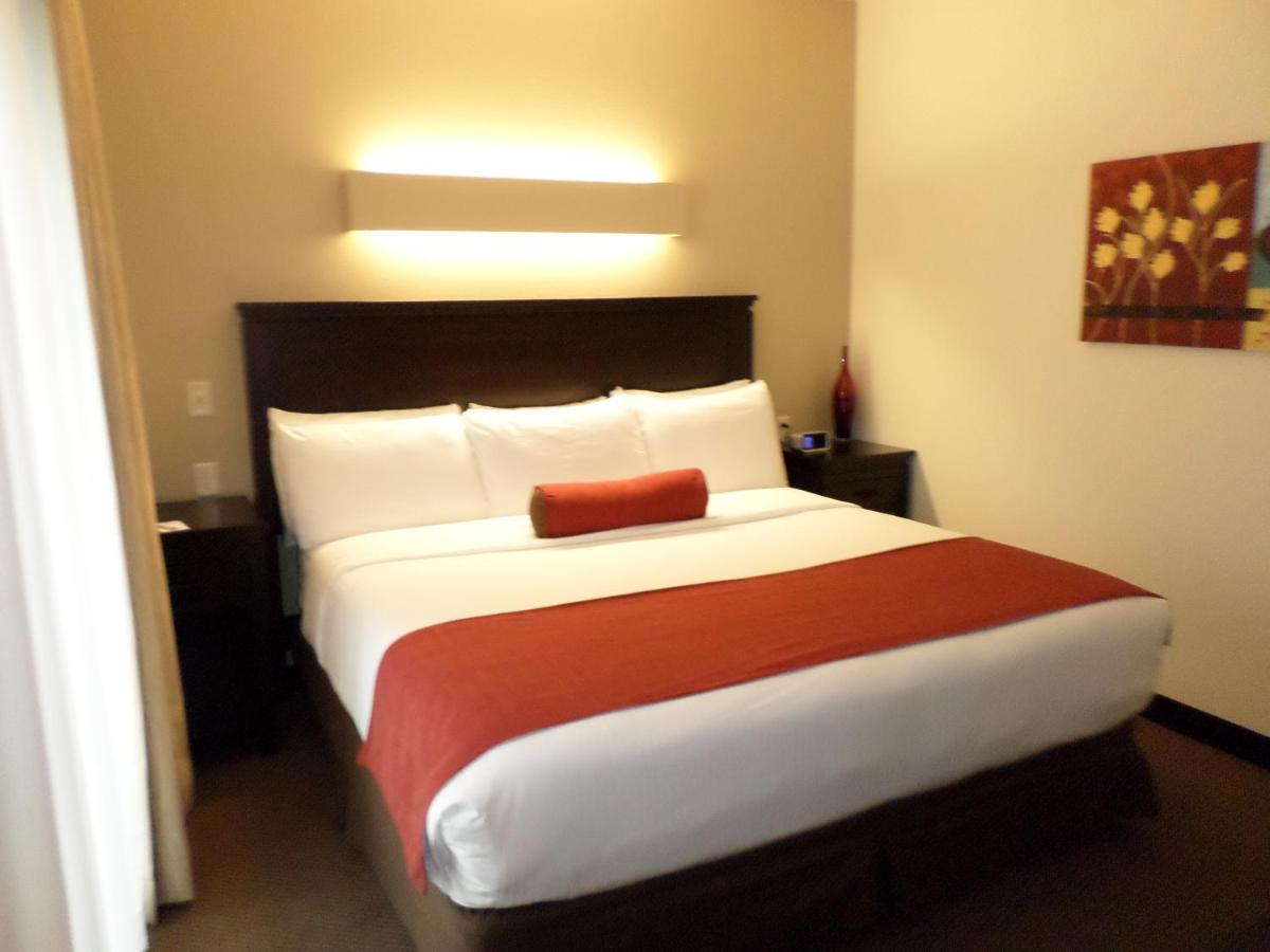King Room at Berlin Grande Hotel